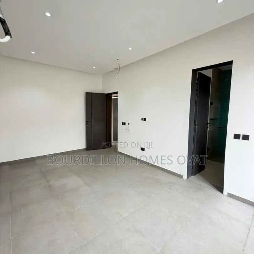 3bdrm Duplex in Lekki Phase 1 for sale in Lekki Phase 1