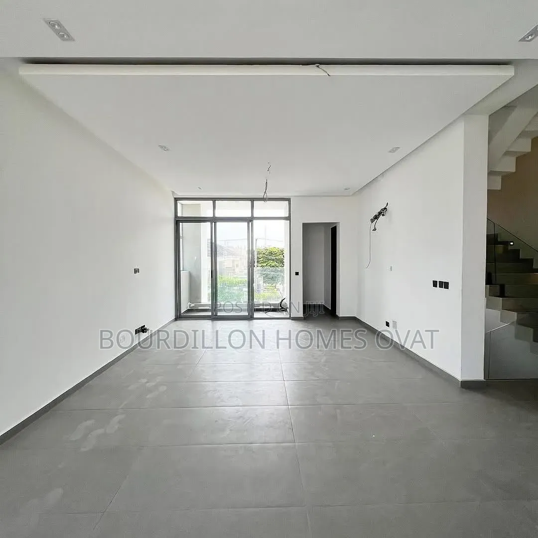 3bdrm Duplex in Lekki Phase 1 for sale in Lekki Phase 1
