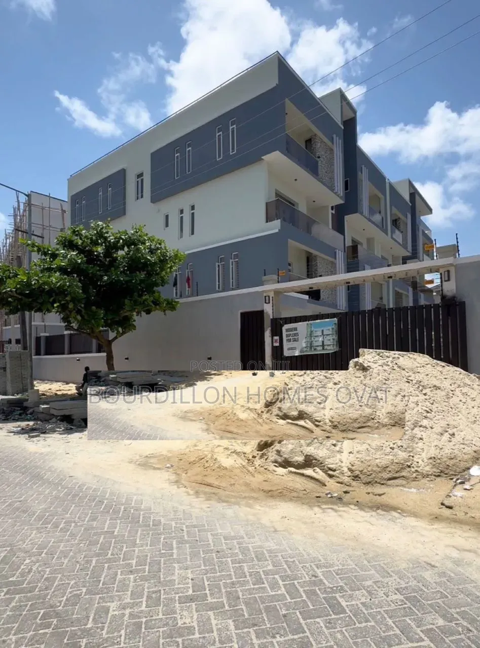 3bdrm Duplex in Lekki Phase 1 Lagos for sale in Lekki Phase 1