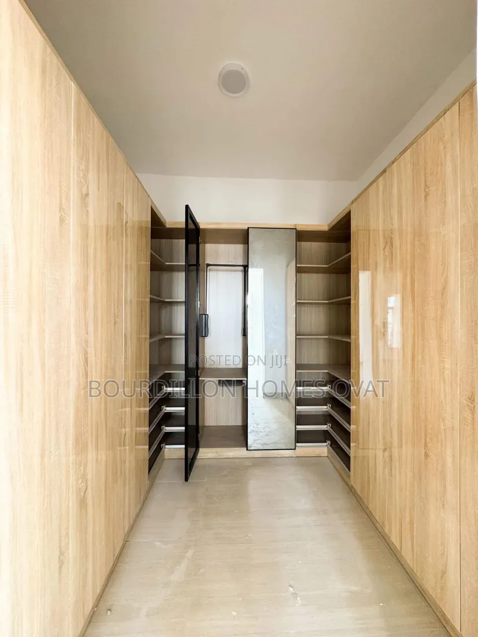 3bdrm Duplex in Lekki Phase 1 Lagos for sale in Lekki Phase 1