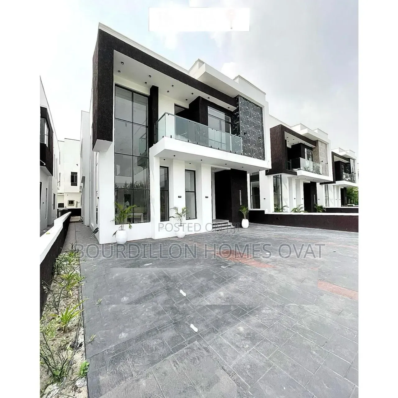 5bdrm Duplex in Megamound Estate for sale in Ikota