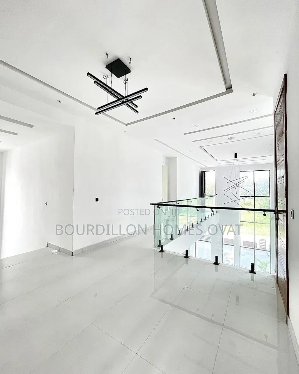 5bdrm Duplex in Megamound Estate for sale in Ikota