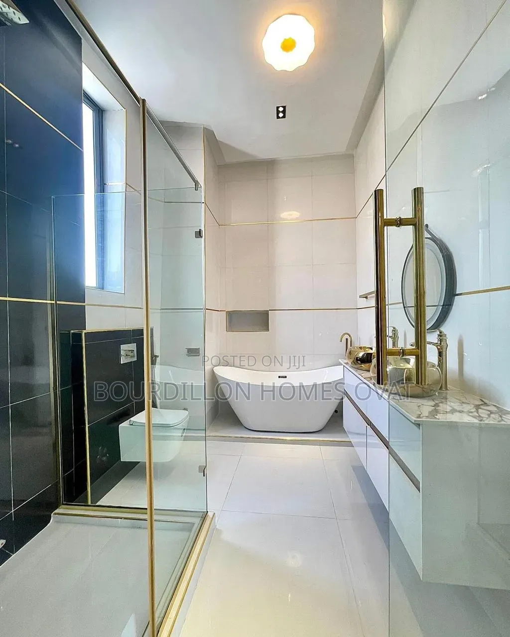 5bdrm Duplex in Chevron Toll Gate for sale in Chevron