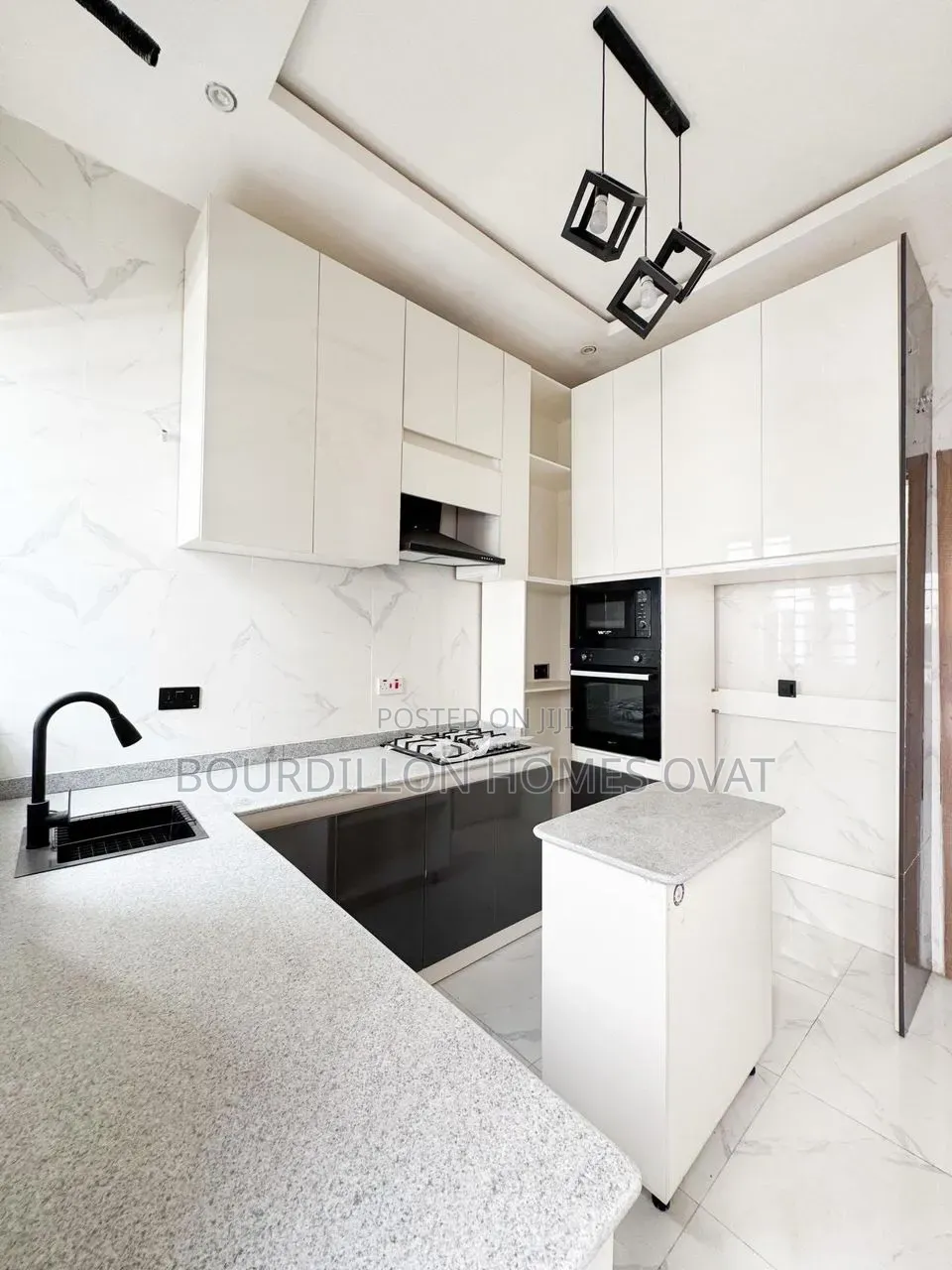 4bdrm Duplex in Ikota Villa Estate for sale in Ikota
