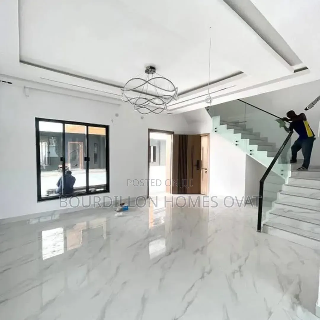 4bdrm Duplex in Lekki Phase 1 for sale in Lekki Phase 1