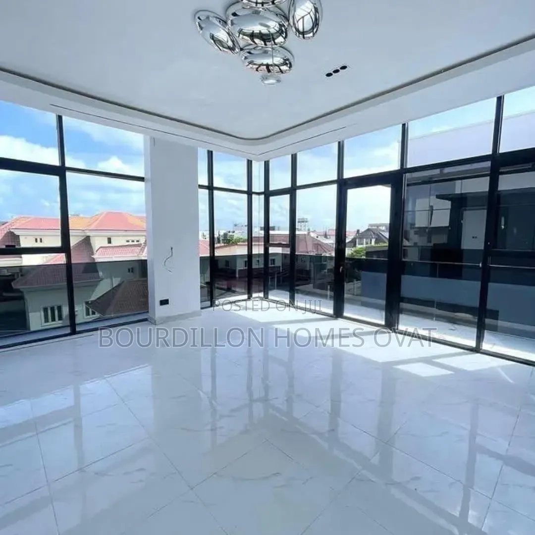 4bdrm Duplex in Lekki Phase 1 for sale in Lekki Phase 1