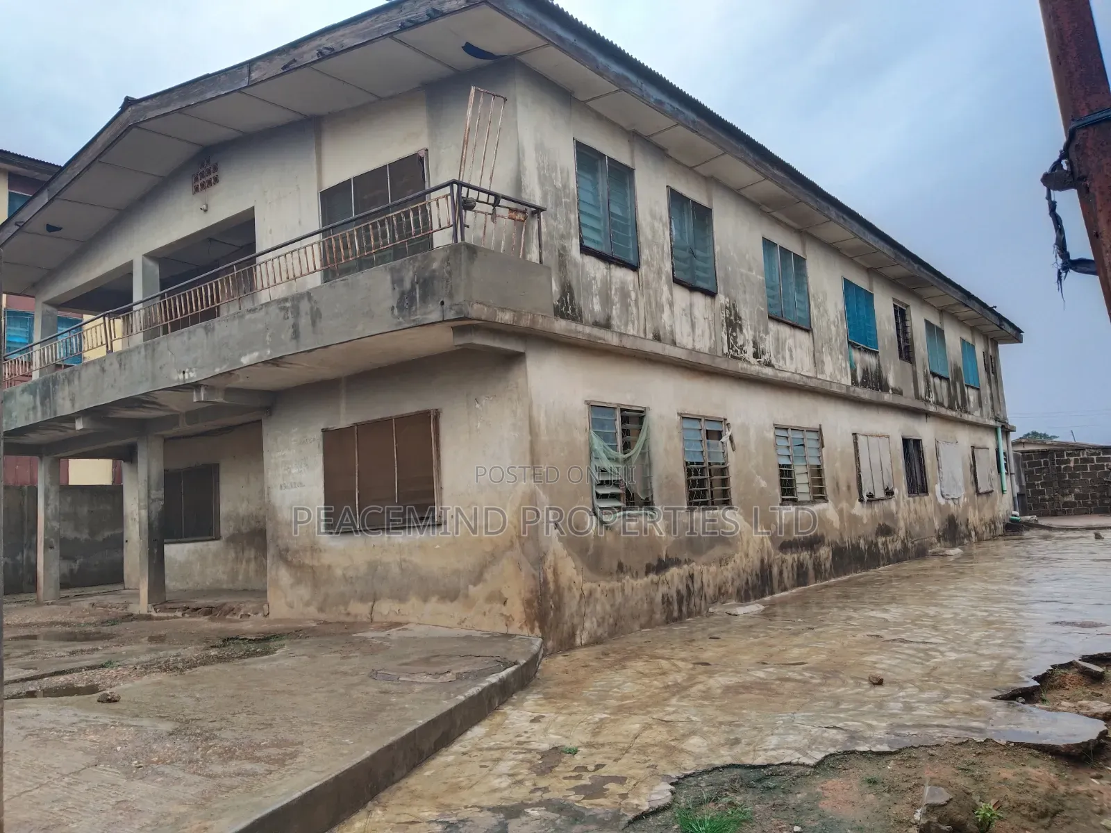 20bdrm House in Shagamu, Karasuwa for sale in Karasuwa