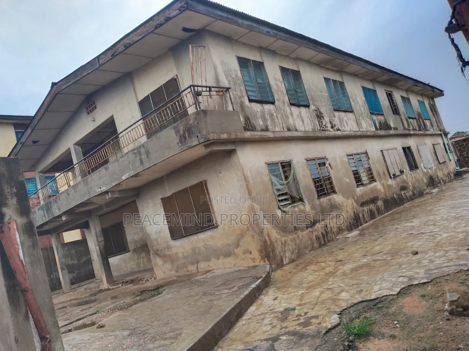 20bdrm House in Shagamu, Karasuwa for sale in Karasuwa