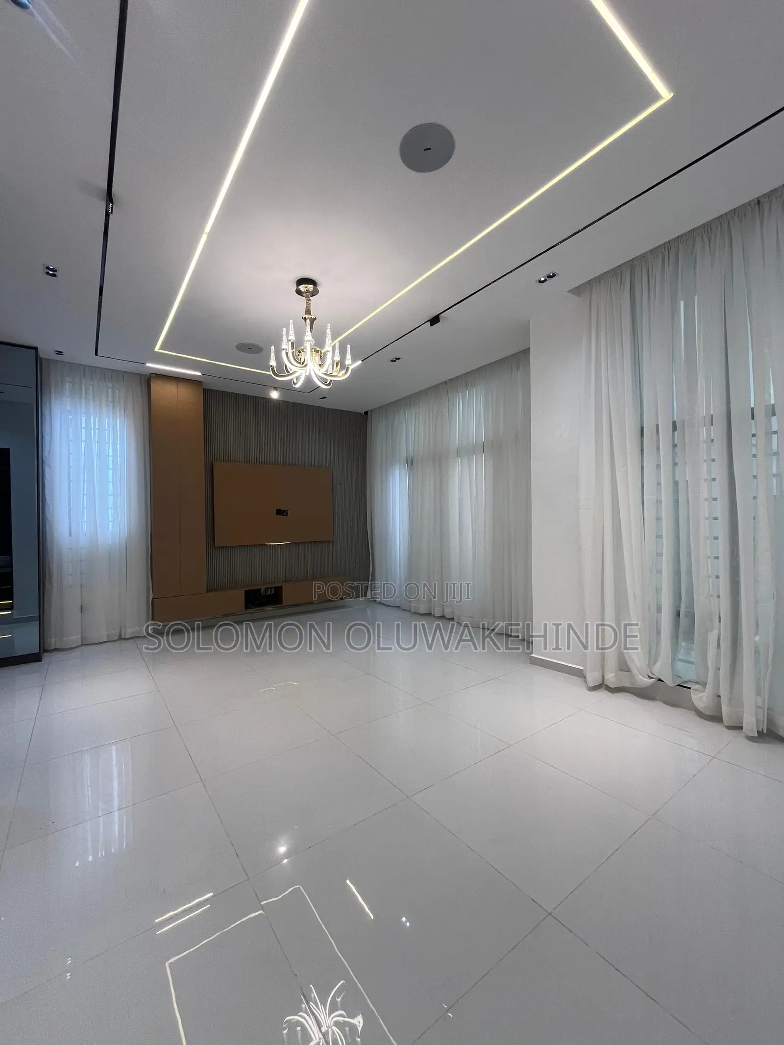 5bdrm Duplex in Chevron for sale in Chevron