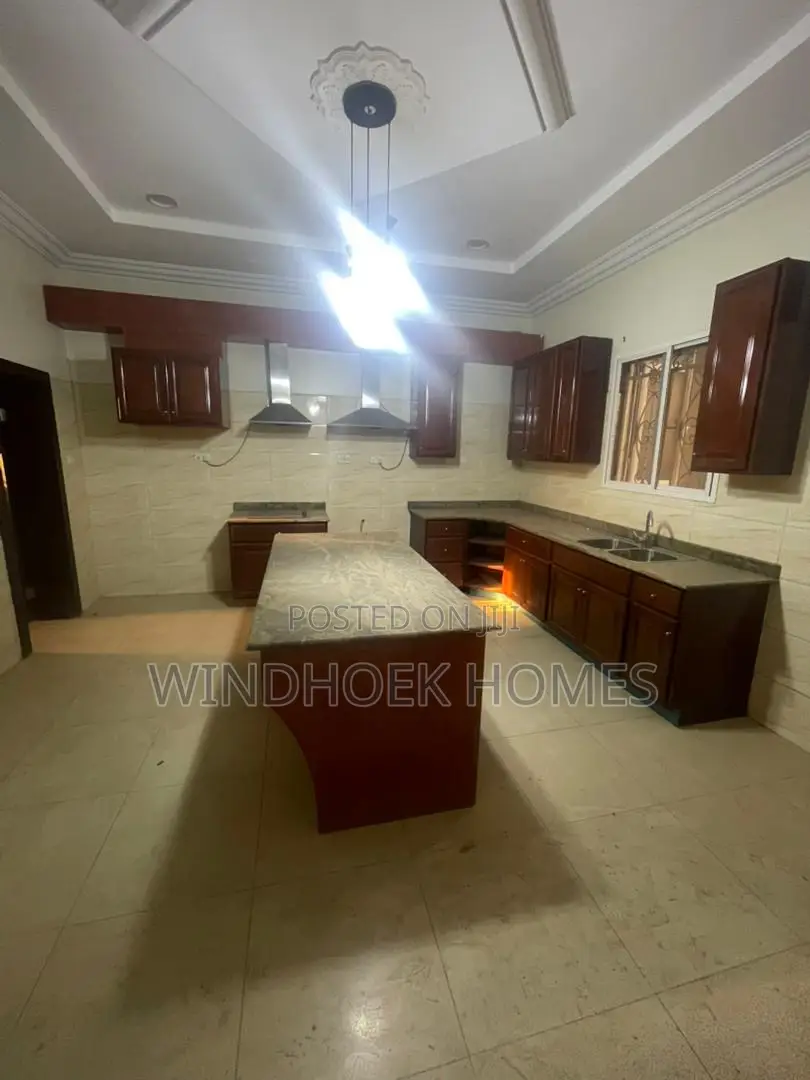5bdrm Duplex in Kado for rent in Kado