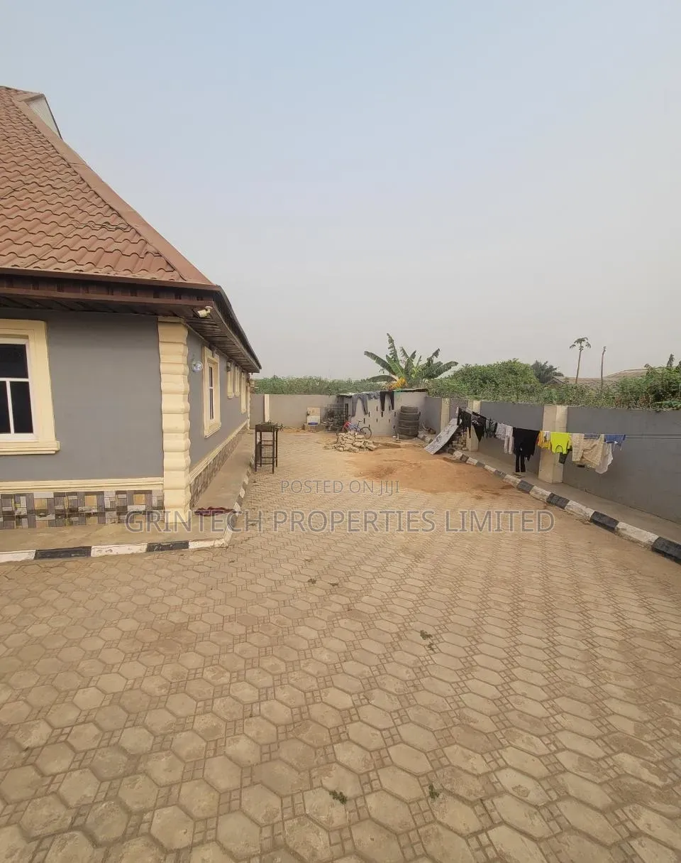 4bdrm Bungalow in Ita Sanni Ogijo, Ikorodu for rent in Ikorodu