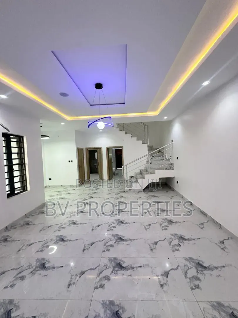 5bdrm Duplex in Ologolo for rent in Ologolo