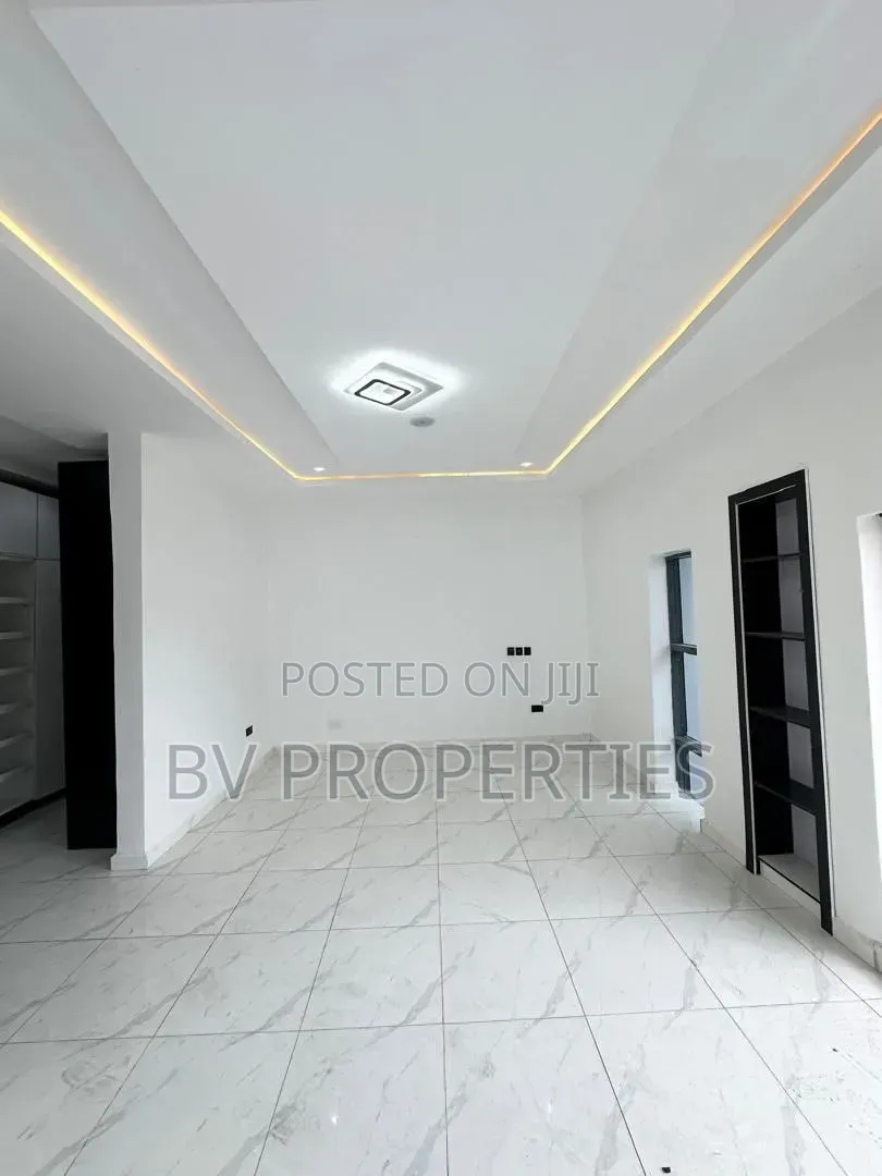 5bdrm Duplex in Ologolo for rent in Ologolo