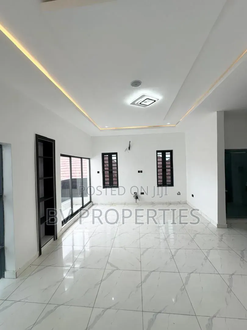 5bdrm Duplex in Ologolo for rent in Ologolo