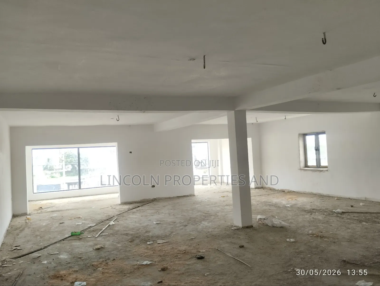 Office Space at Oron Road by Plaza | 2.5m 3m Respectively in Uyo