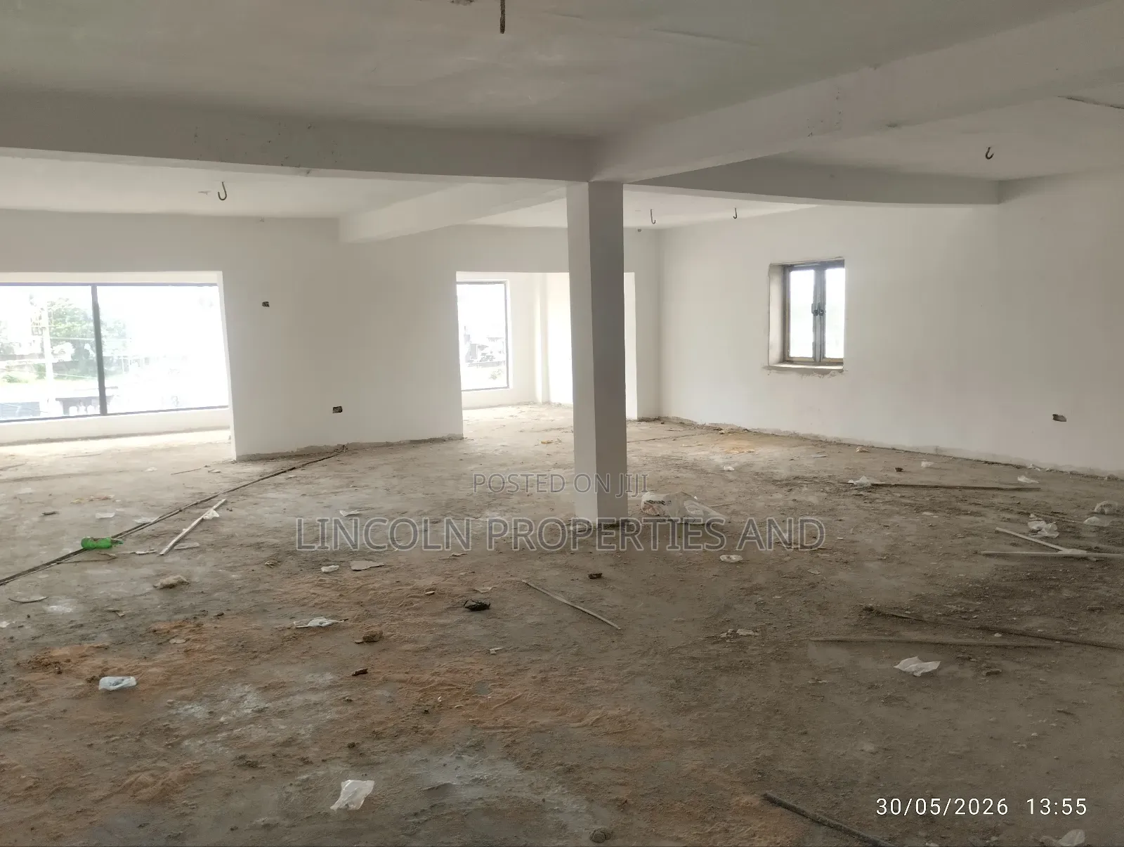 Office Space at Oron Road by Plaza | 2.5m 3m Respectively in Uyo
