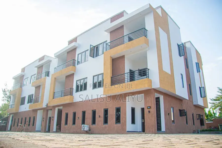 4bdrm Duplex in Life Camp for sale in Life Camp