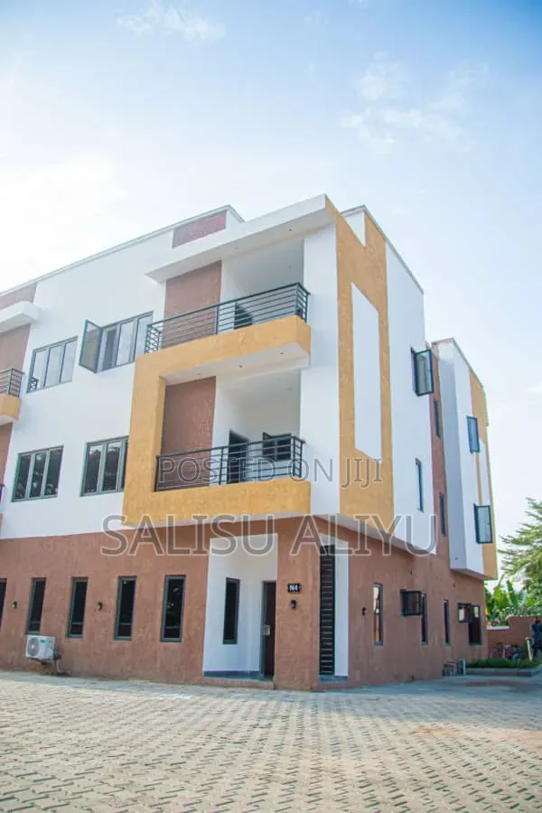 4bdrm Duplex in Life Camp for sale in Life Camp