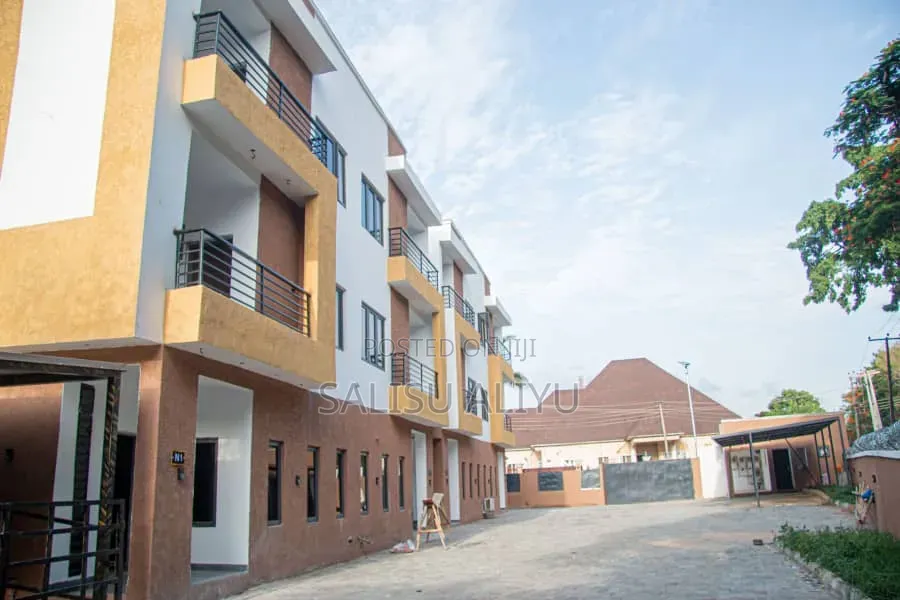 4bdrm Duplex in Life Camp for sale in Life Camp