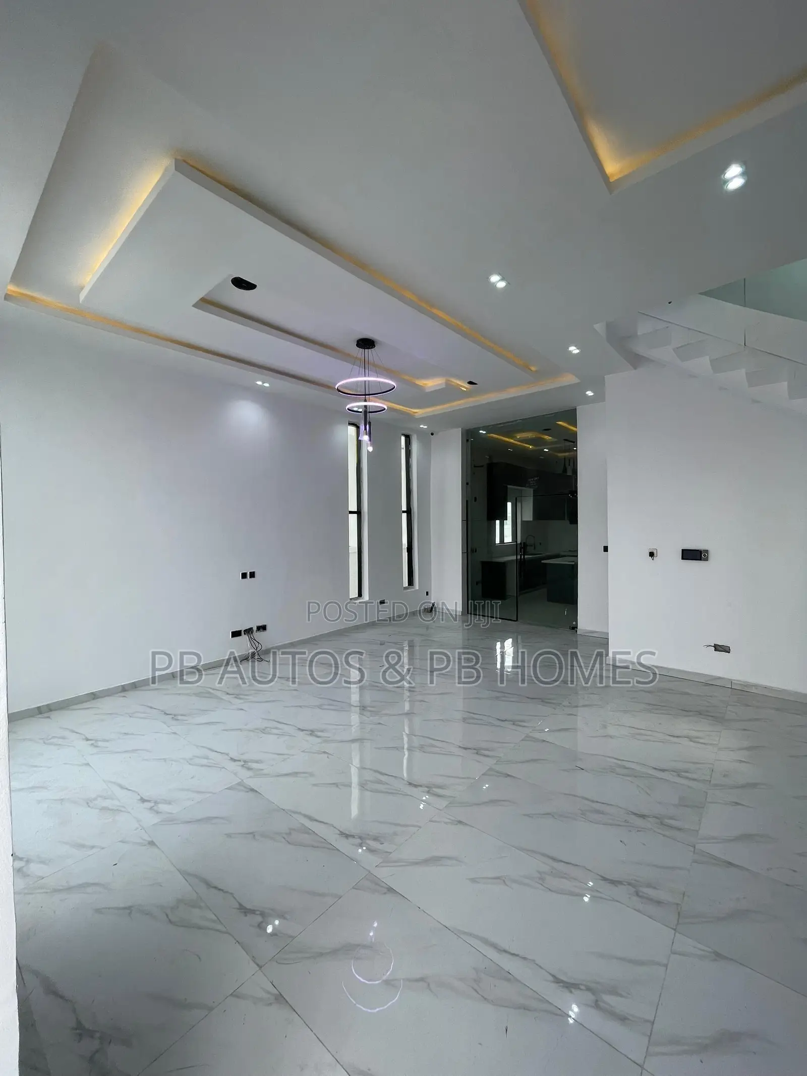 4bdrm Duplex in Chevron for sale in Chevron