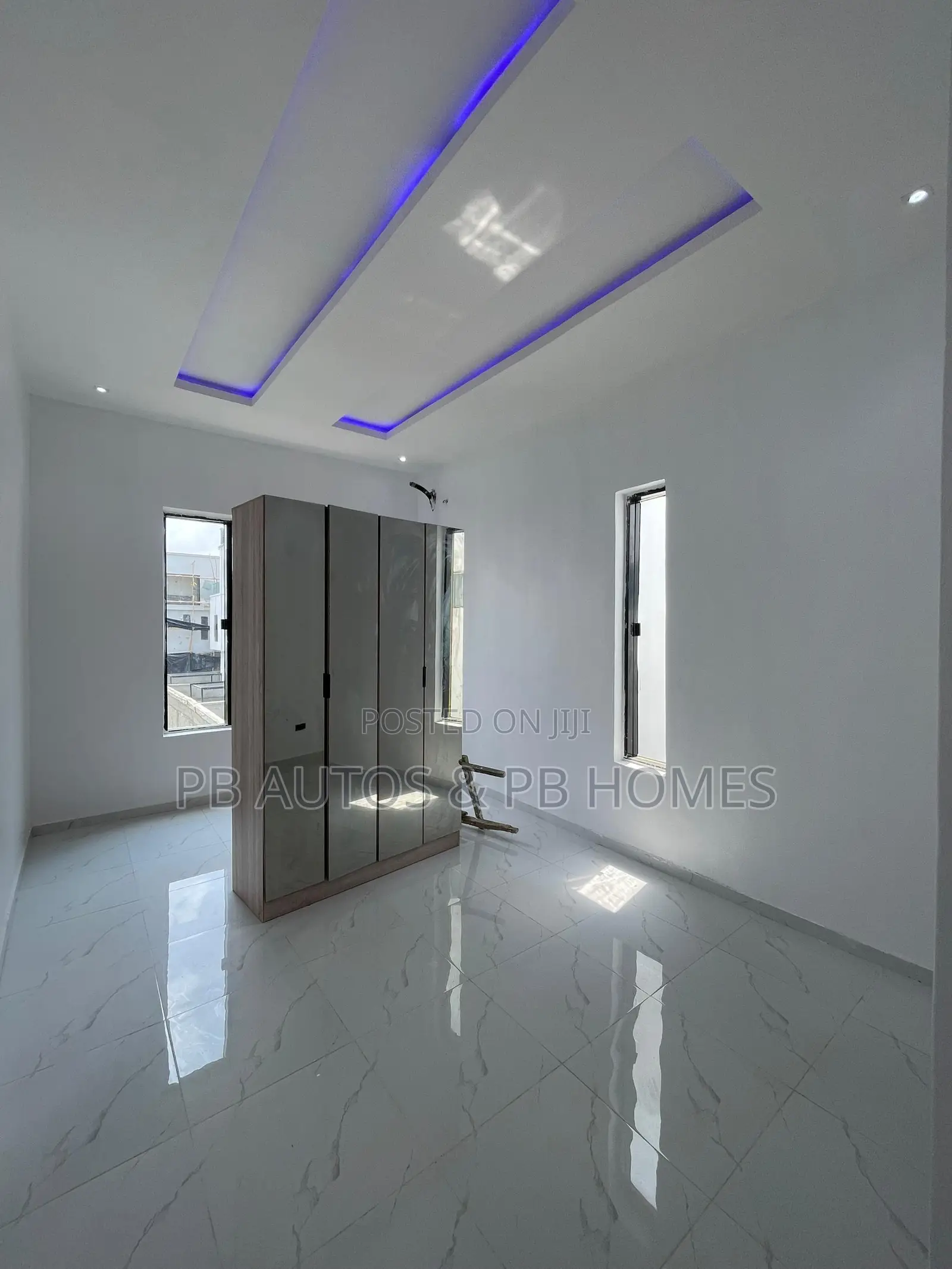 4bdrm Duplex in Chevron for sale in Chevron