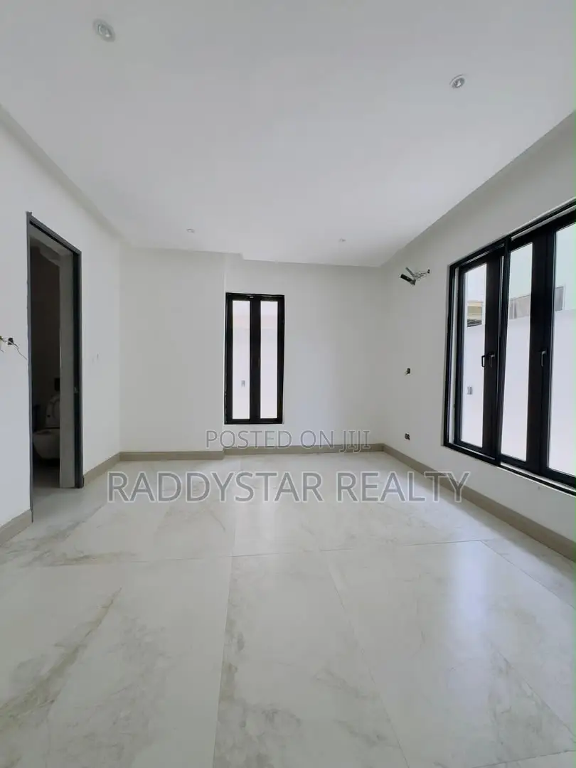 3bdrm Apartment in Ikeja for sale in Ikeja