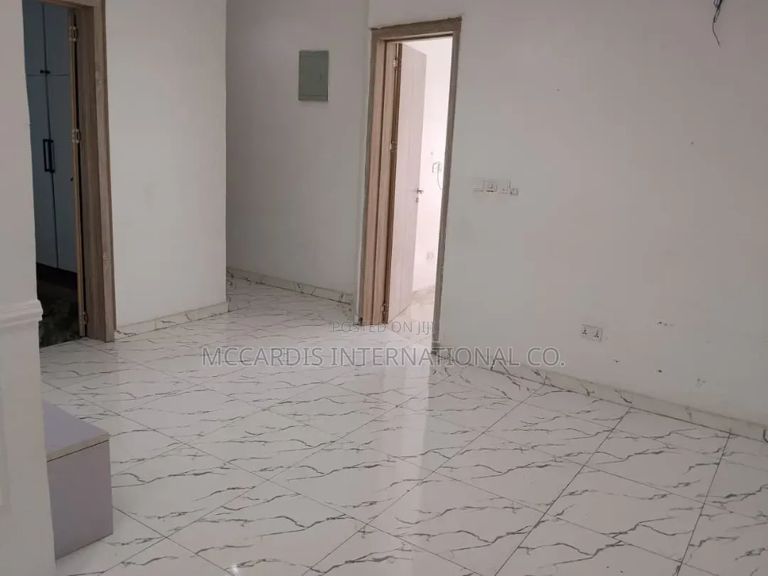 3bdrm Apartment in Off Freedom Way for sale in Lekki Phase 1