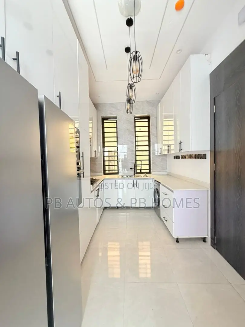 5bdrm Duplex in Magodo for sale in Magodo