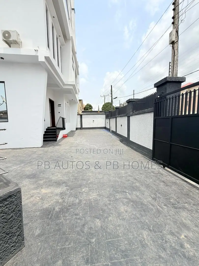 5bdrm Duplex in Magodo for sale in Magodo