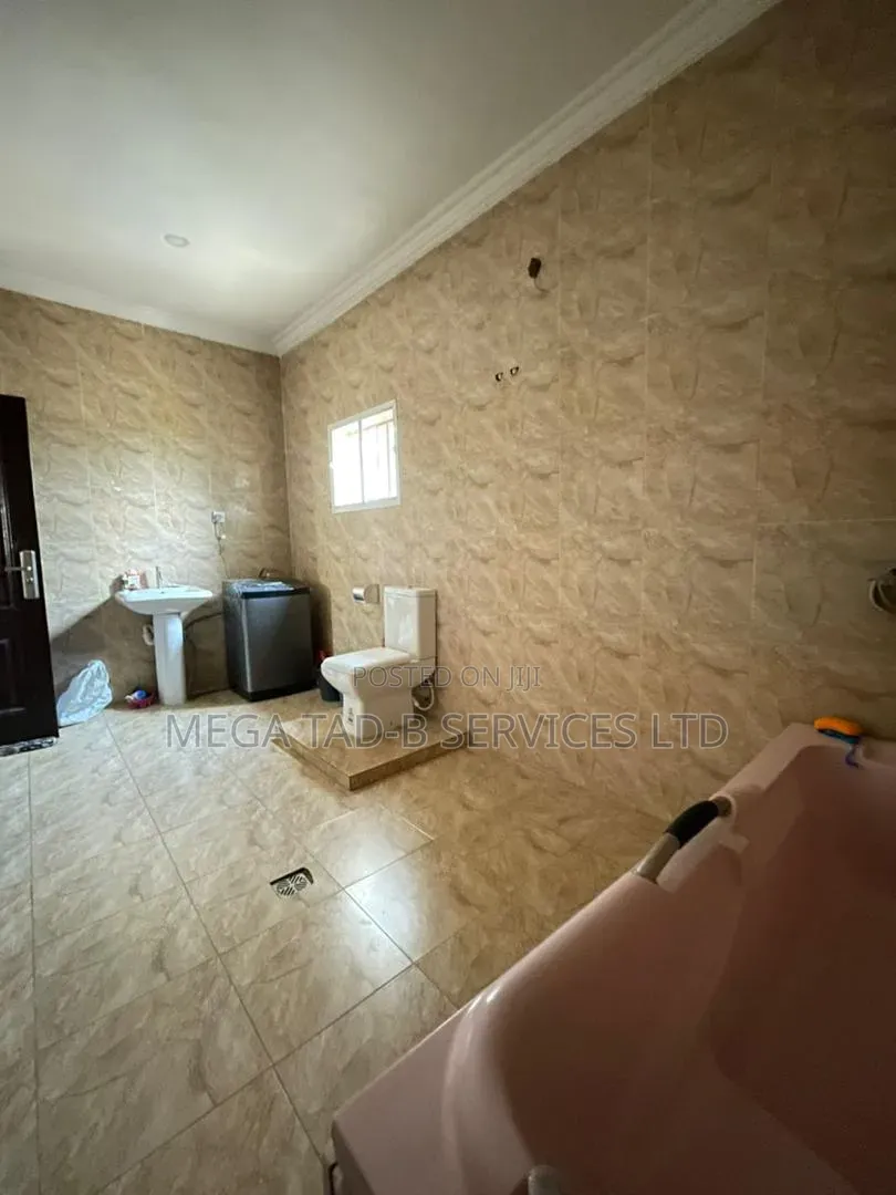 4bdrm Duplex in Magboro Berger for sale in Berger