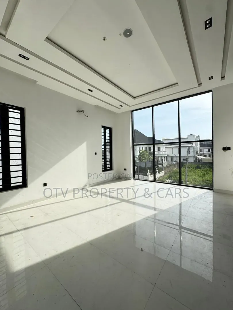 Furnished 5bdrm Duplex in Ikota for sale in Ikota