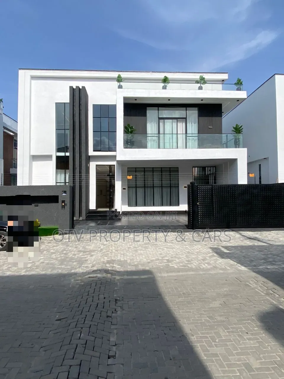 5bdrm Duplex in Ikota for sale in Ikota
