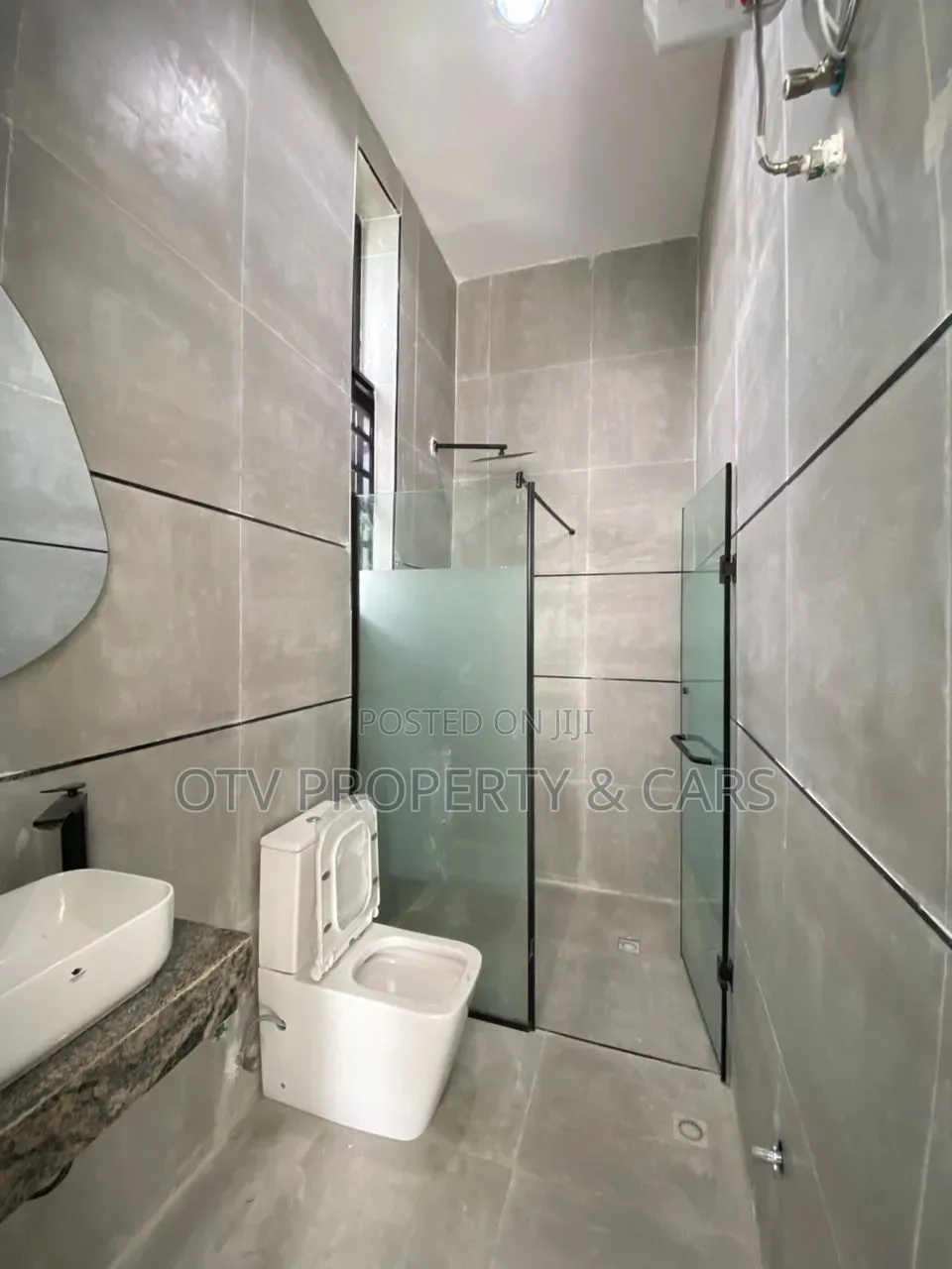 5bdrm Duplex in Ikota for sale in Ikota