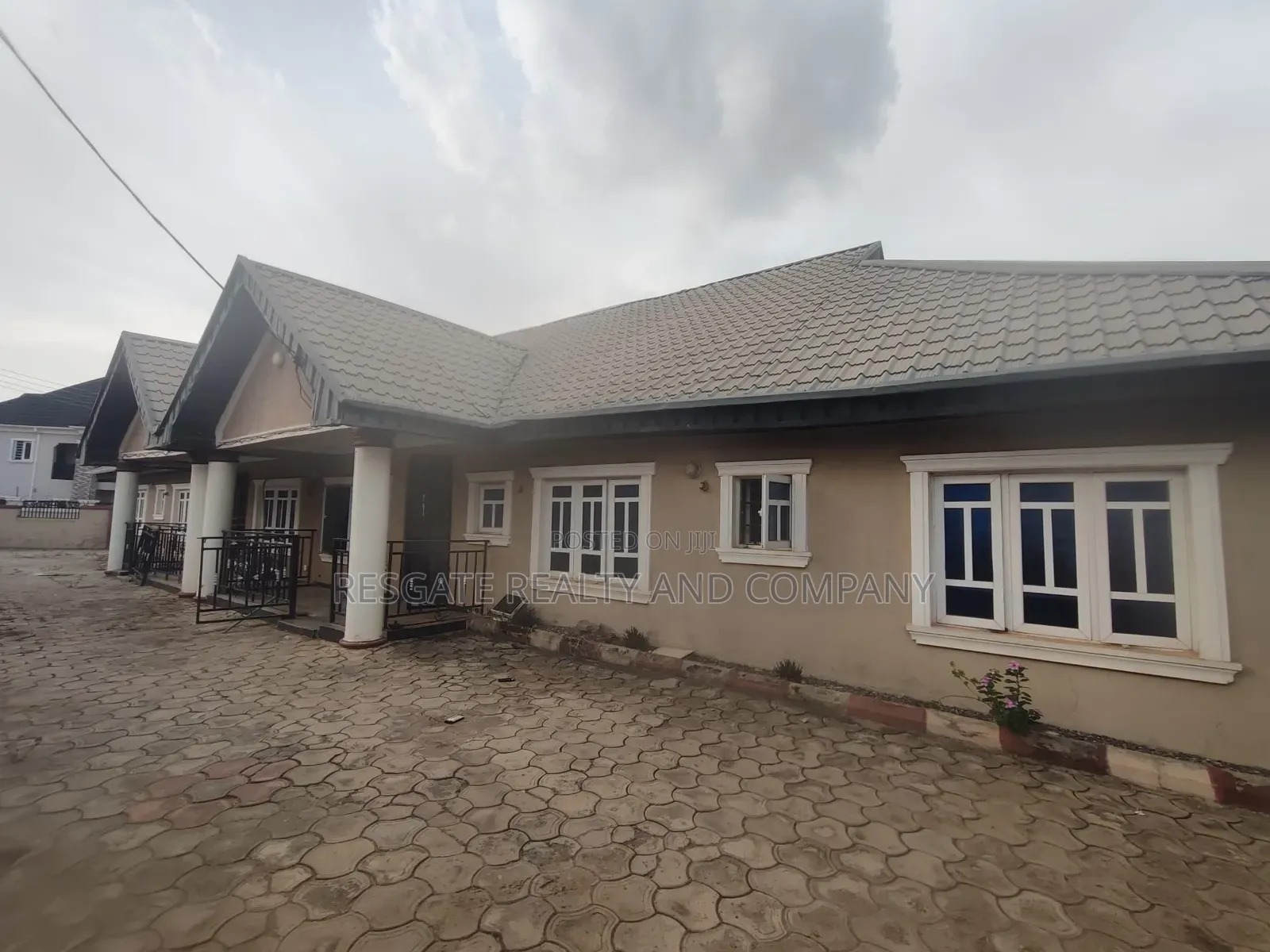 3bdrm Bungalow in Emmanuel Estate, Ibadan for rent in Ibadan