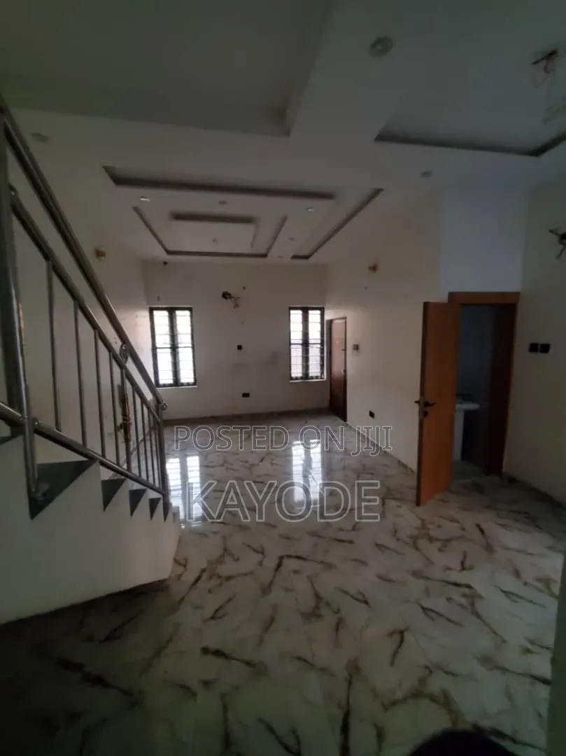 4bdrm Duplex in Medina Estate for rent in Medina