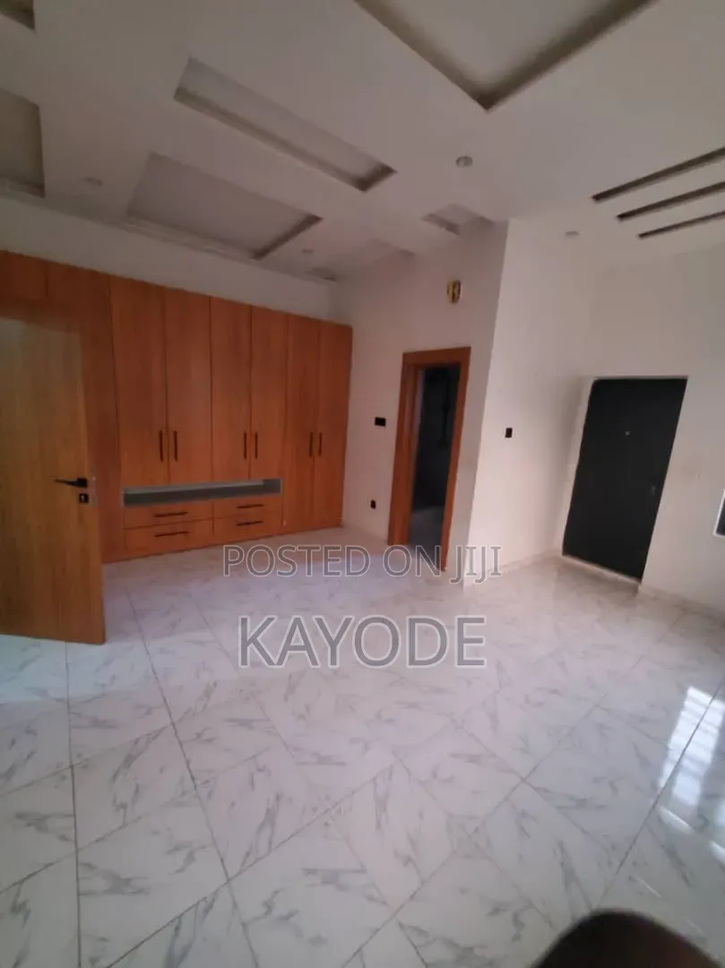 4bdrm Duplex in Medina Estate for rent in Medina