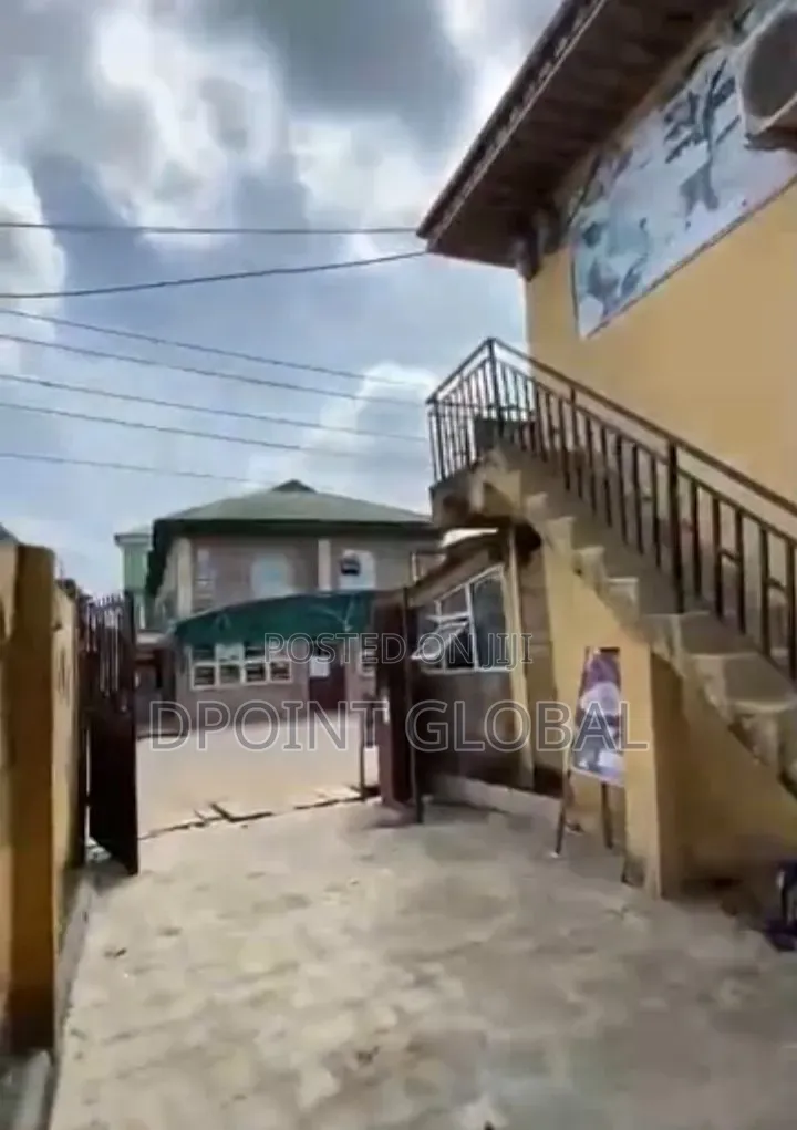12 Shops Plaza in Ipaja in Ipaja / Ipaja