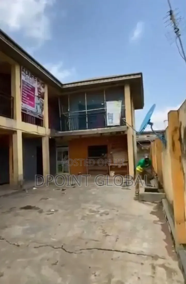 12 Shops Plaza in Ipaja in Ipaja / Ipaja