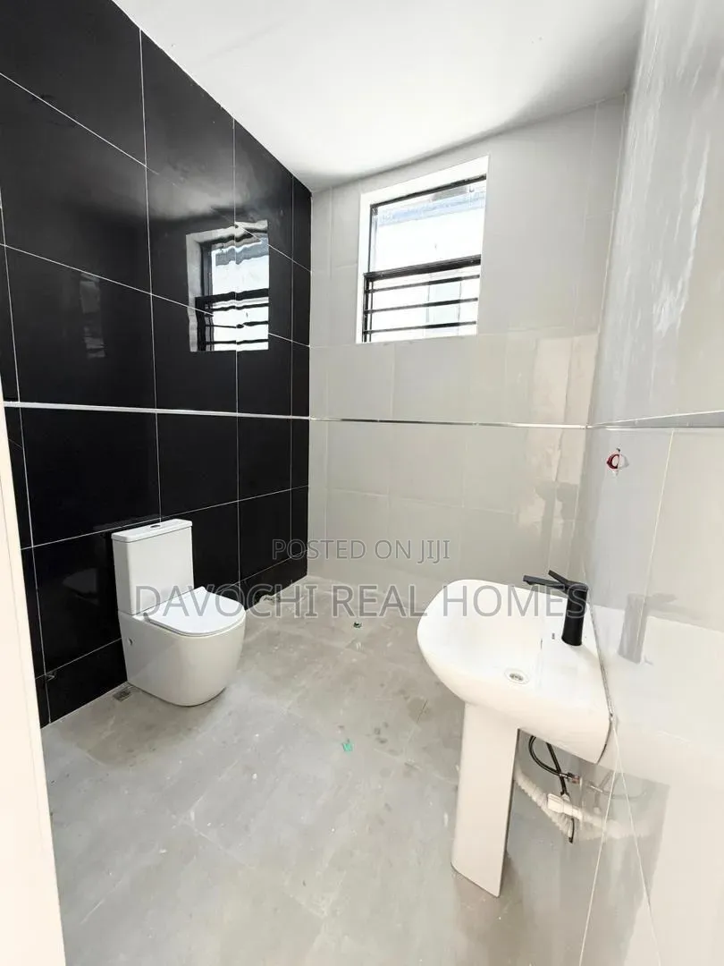 4bdrm Duplex in Ikota for sale in Ikota
