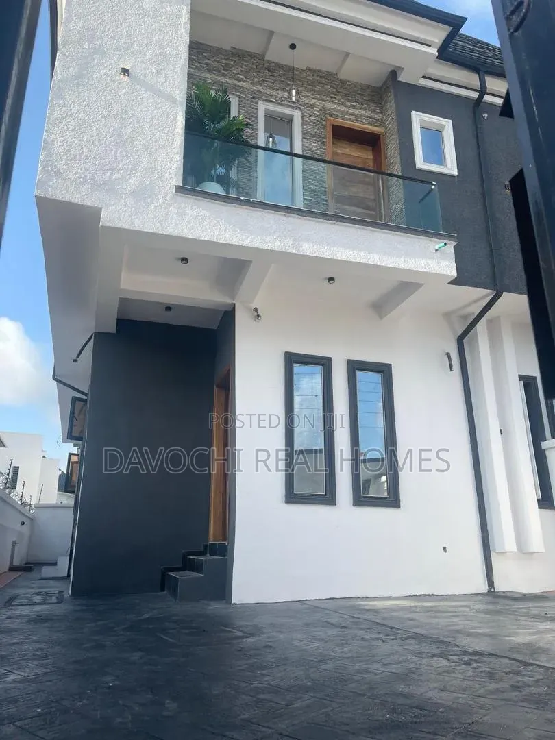 4bdrm Duplex in Ikota for sale in Ikota