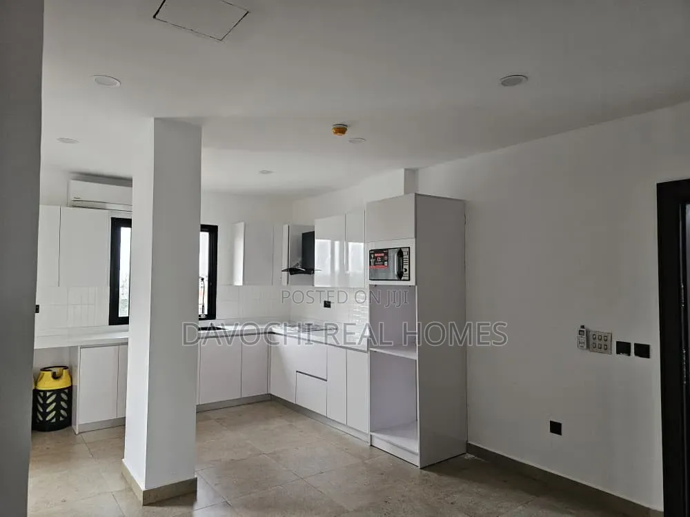 3bdrm Duplex in Banana Island for sale in Banana Island