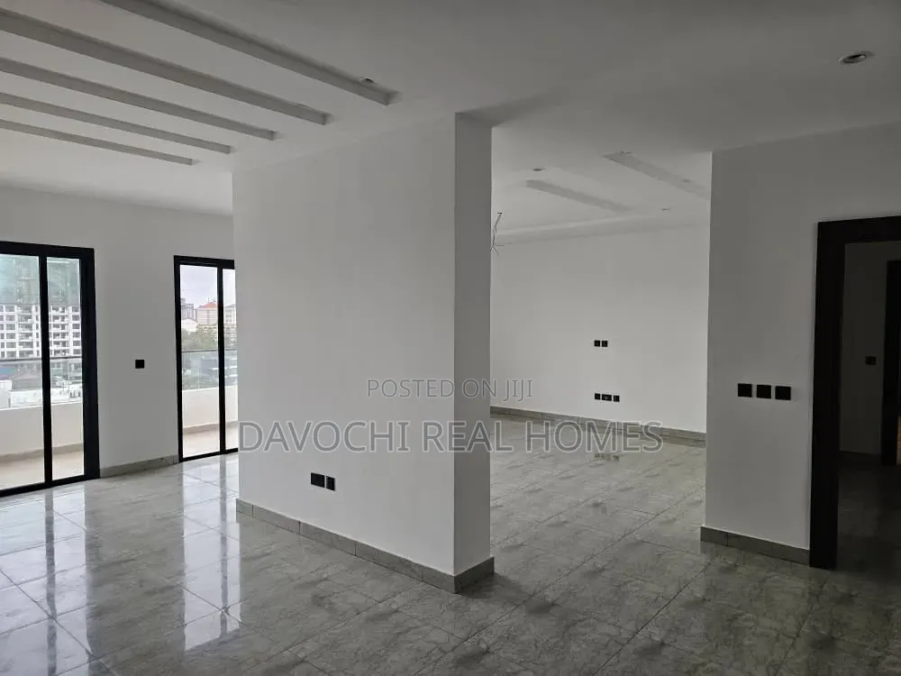 3bdrm Duplex in Banana Island for sale in Banana Island