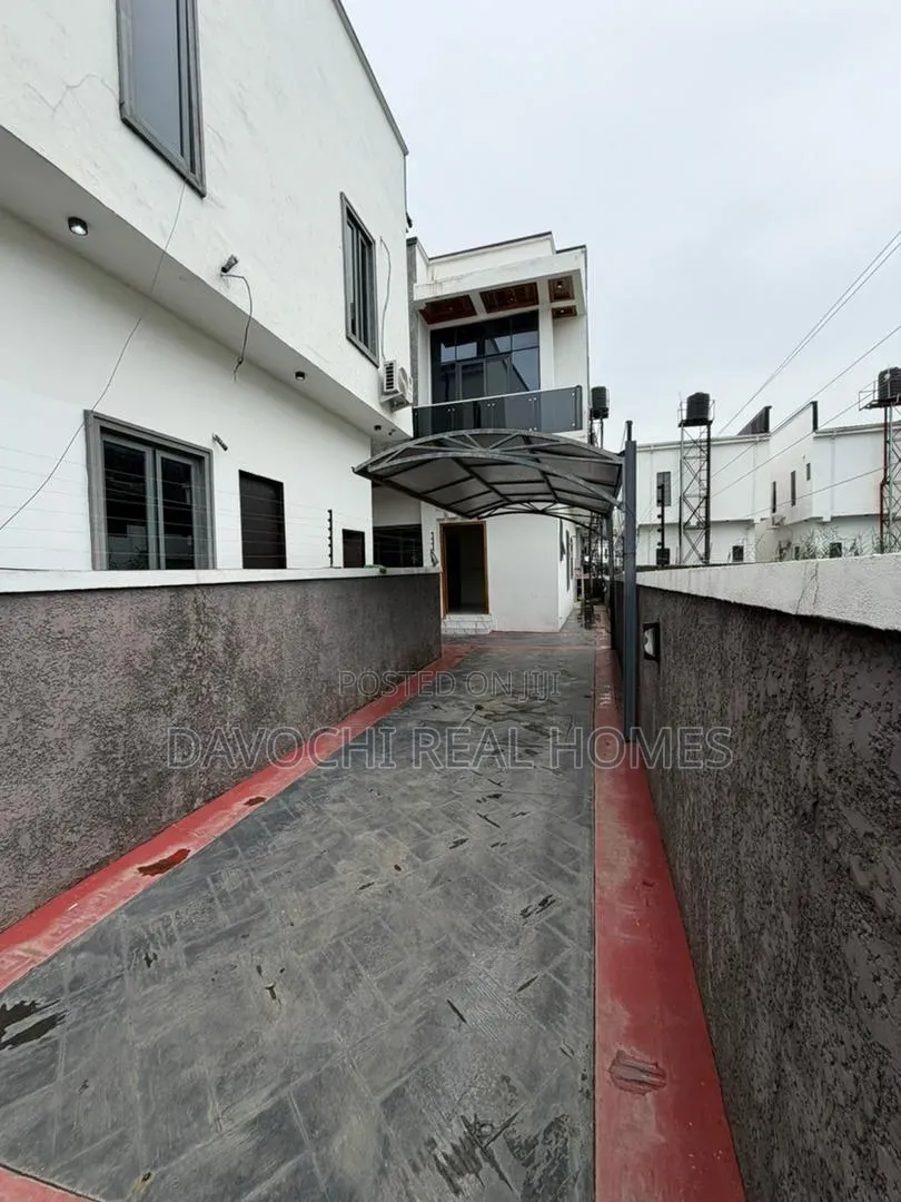 4bdrm Duplex in Lekki Phase 1 for sale in Lekki Phase 1