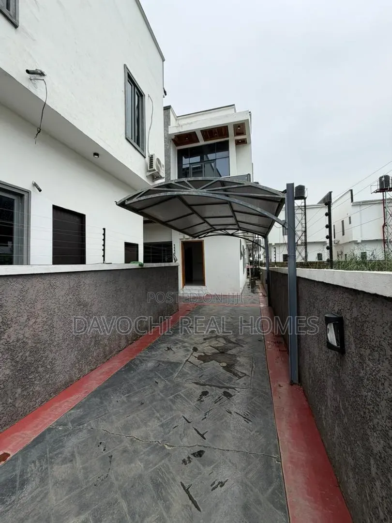 4bdrm Duplex in Lekki Phase 1 for sale in Lekki Phase 1