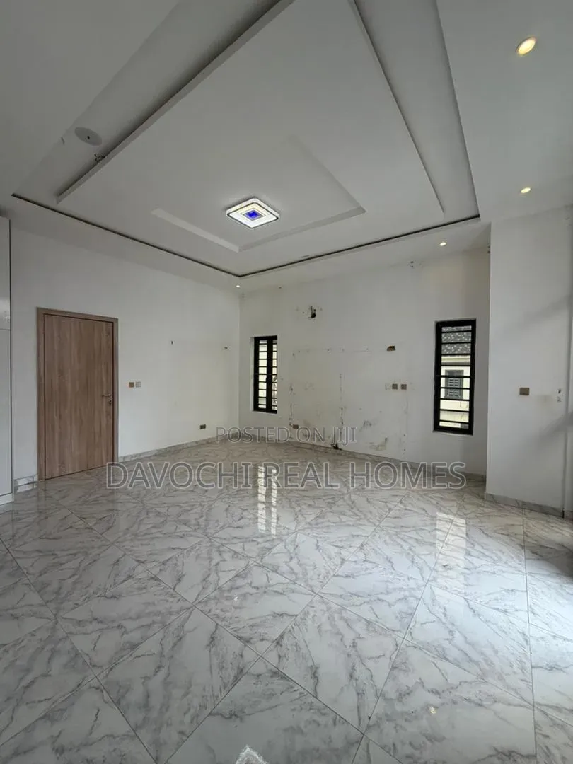 4bdrm Duplex in Lekki Phase 1 for sale in Lekki Phase 1