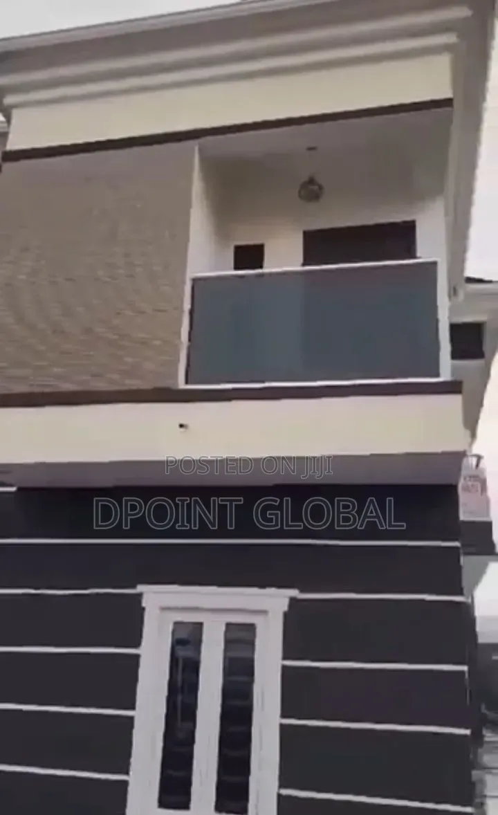 8bdrm Block of Flats in Akiode, Omole Phase 1 for sale in Omole Phase 1