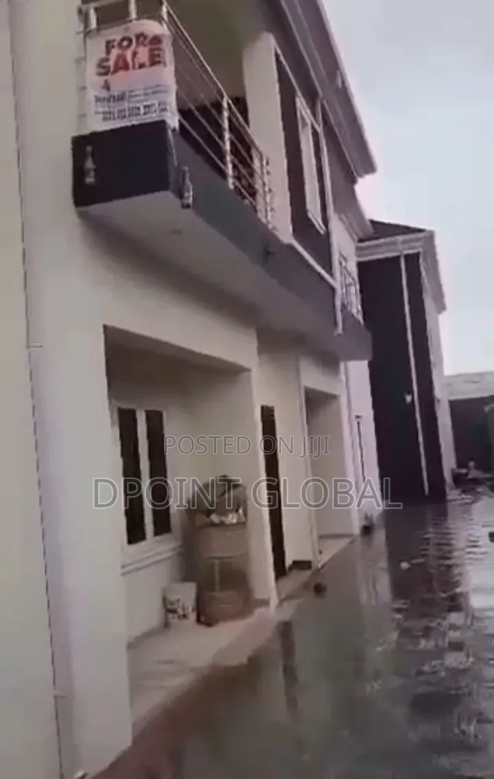 8bdrm Block of Flats in Akiode, Omole Phase 1 for sale in Omole Phase 1