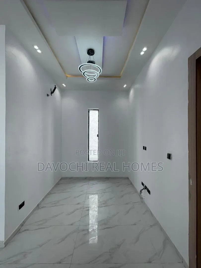 4bdrm Duplex in Chevron for sale in Chevron