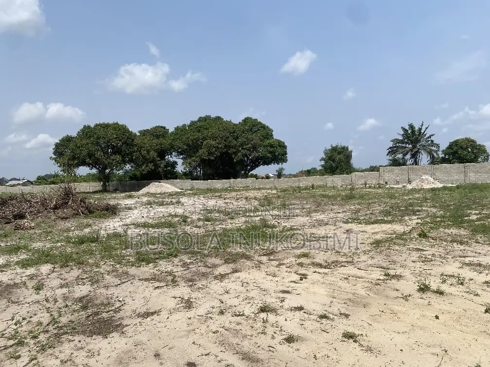 Residential Plots of Land for Sale in Elerangbe Off Lekkiepexpressway in Elerangbe