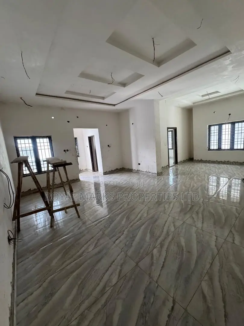 5bdrm Duplex in Ochacho, Life Camp for sale in Life Camp
